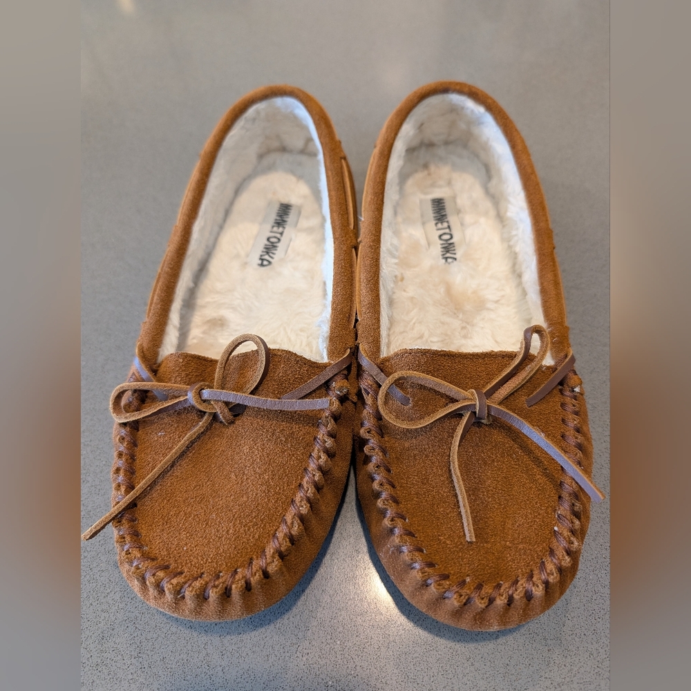 Minnetonka Chestnut Suede Moccasin Slippers